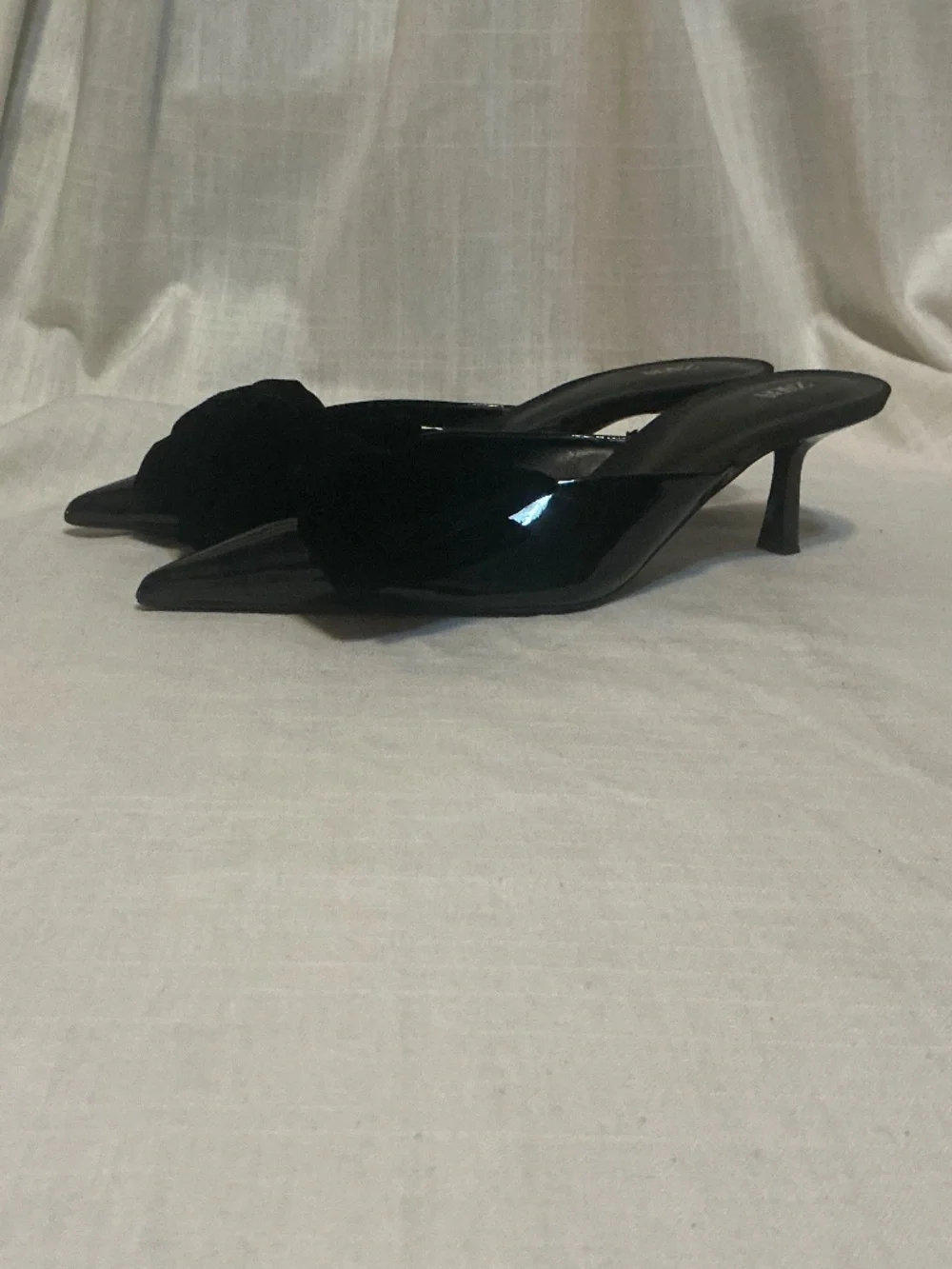 🖤 Zara Velvet Bow Kitten Heel Mules — Black Patent / Velvet Bow - Picture 1 of 8